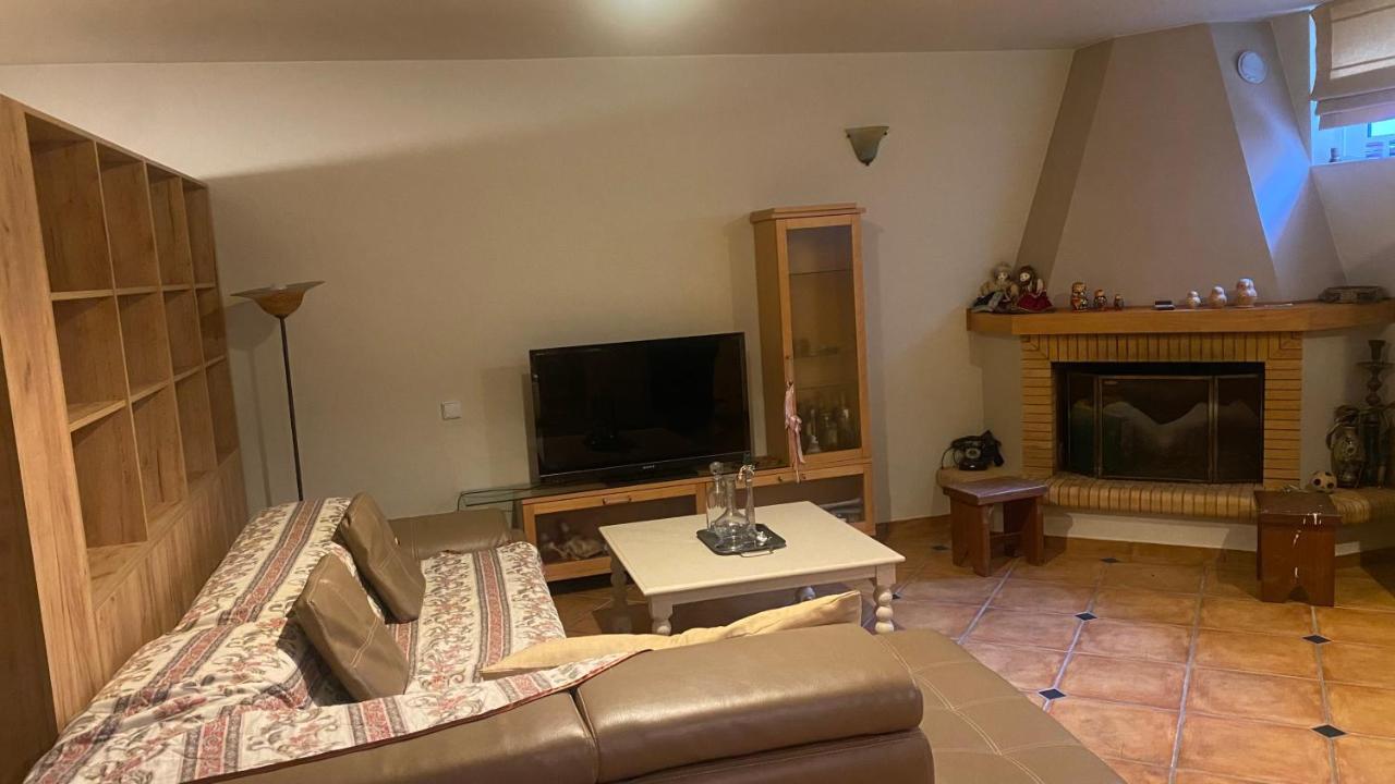 Seaside Family Apartment - Kalamata Farai ภายนอก รูปภาพ